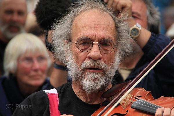 20110702-1300 Toepfergasse_Klaus der Geiger_D-F1716-IMGA8991-5.jpg